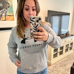 Under Armour front pocket cozy grey logo  sweatshirt. Size large. EUC